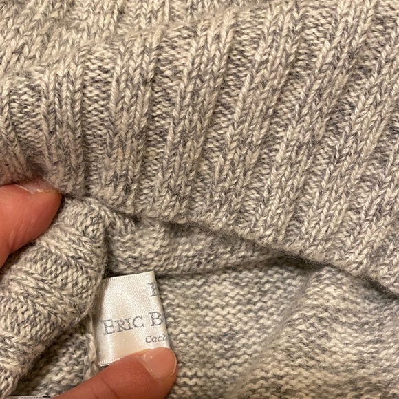 Eric Bompard Women's Cozy 100 percent Cashmere Turtleneck Sweater - Cream - Picture 5 of 6